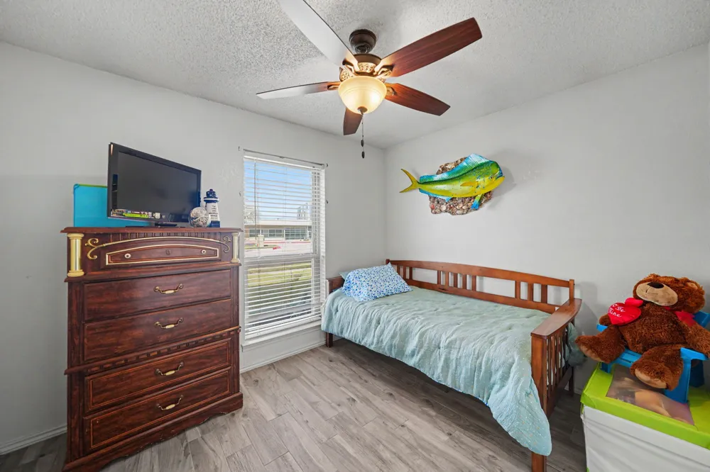 7624 Maplehill Road Watauga, TX 76148