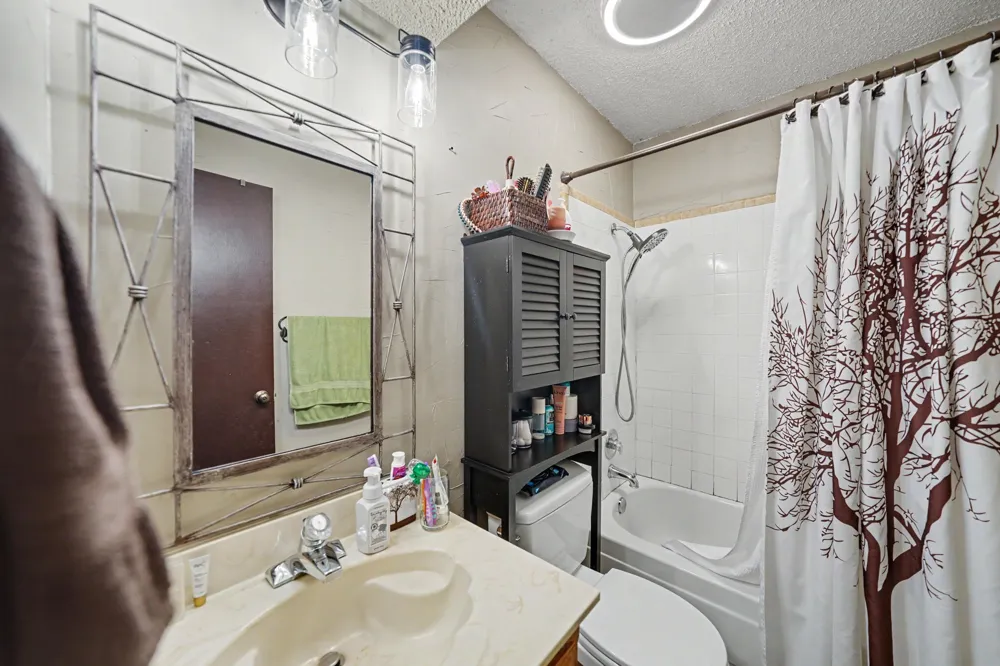 7624 Maplehill Road Watauga, TX 76148