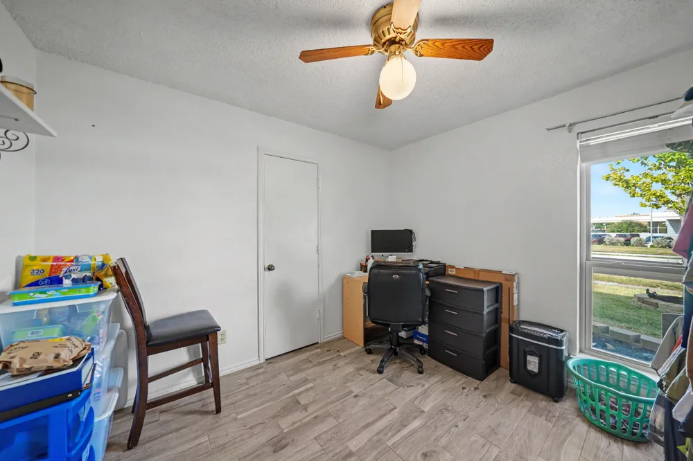 7624 Maplehill Road Watauga, TX 76148