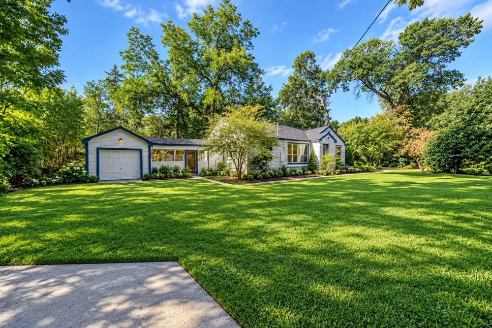 7054 Fairdale Avenue Dallas, TX 75227