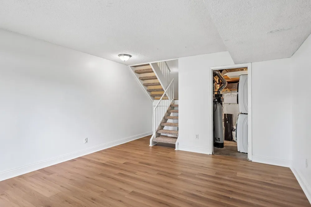4082 Meadowlark Lane Eagan, MN 55122