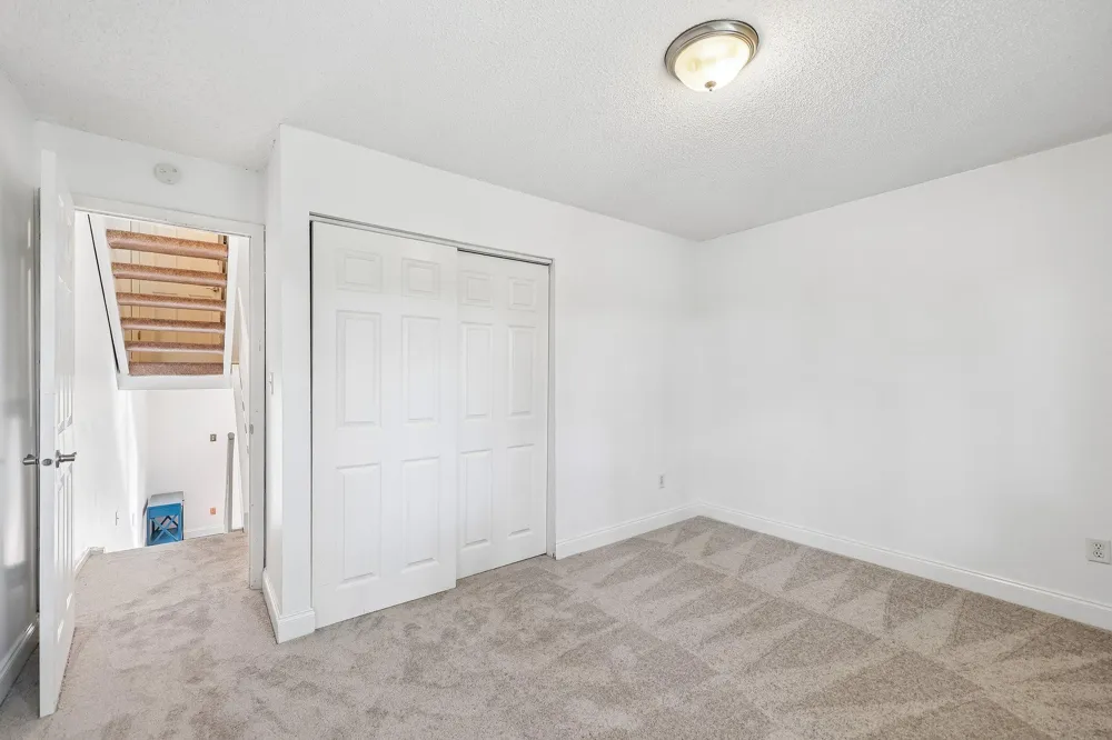 4082 Meadowlark Lane Eagan, MN 55122