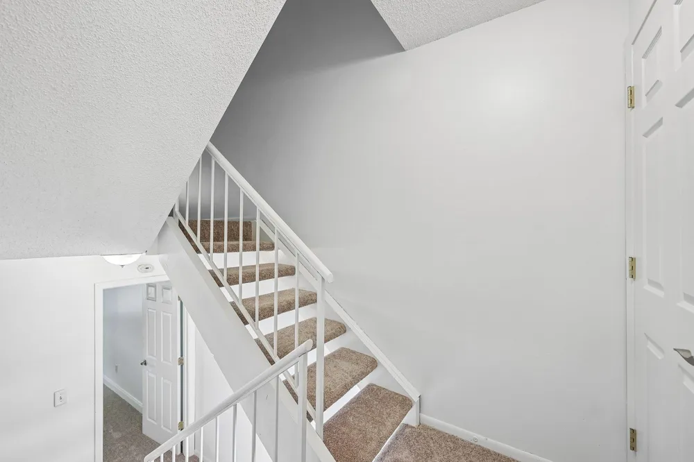 4082 Meadowlark Lane Eagan, MN 55122