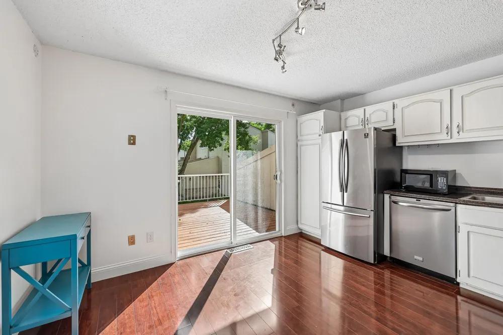 4082 Meadowlark Lane Eagan, MN 55122