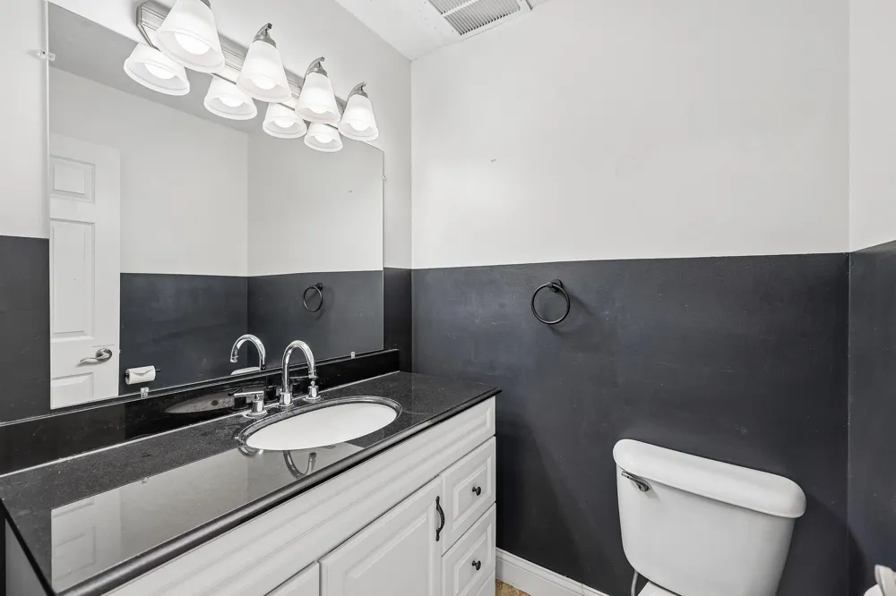 4082 Meadowlark Lane Eagan, MN 55122
