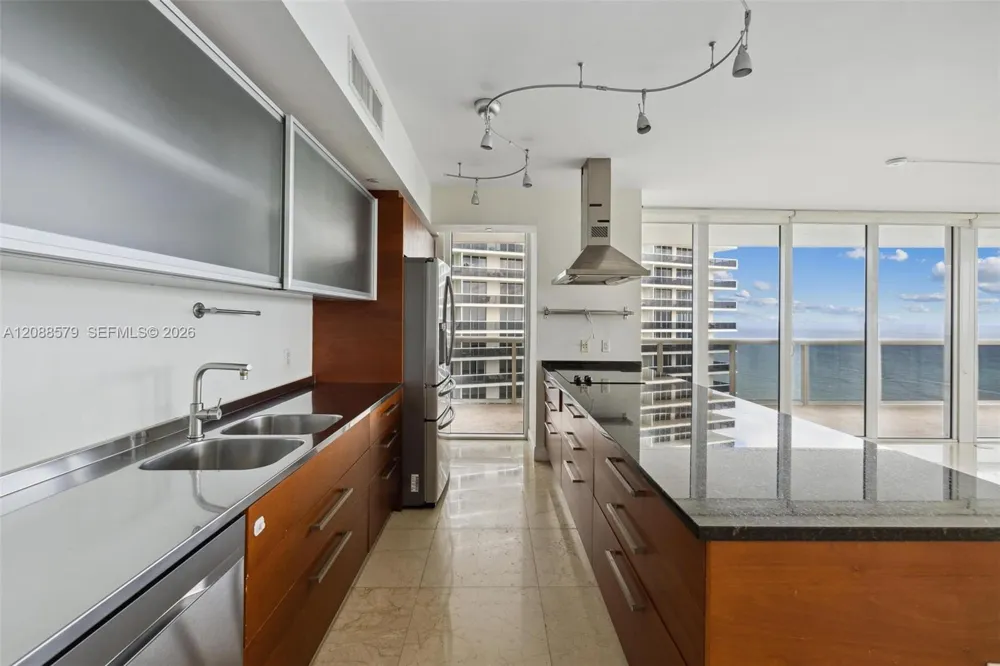 1850 S OCEAN DR #3601 Hallandale Beach, FL 33009