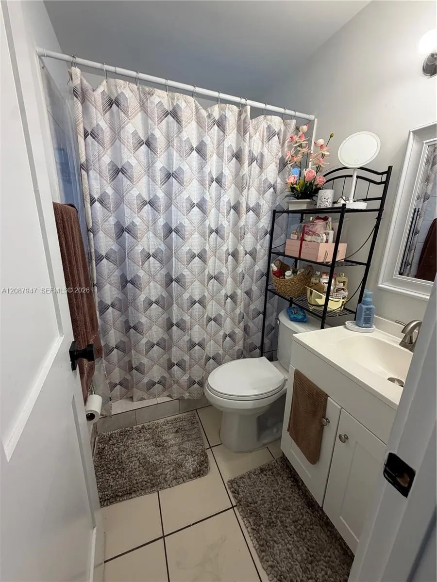 3495 W 13th Ave Hialeah, FL 33012