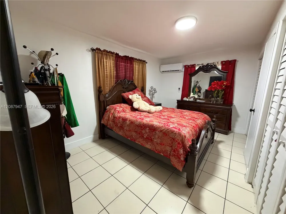 3495 W 13th Ave Hialeah, FL 33012