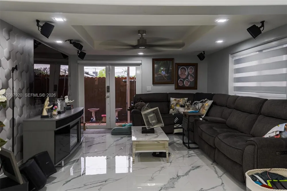 1621 E 6th Ave Hialeah, FL 33010