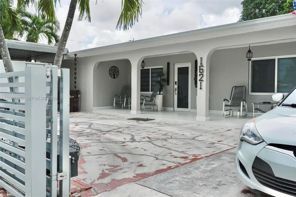 1621 E 6th Ave Hialeah, FL 33010