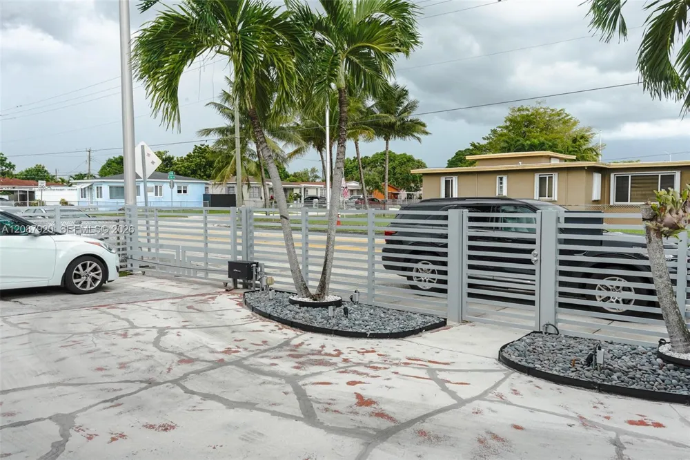 1621 E 6th Ave Hialeah, FL 33010