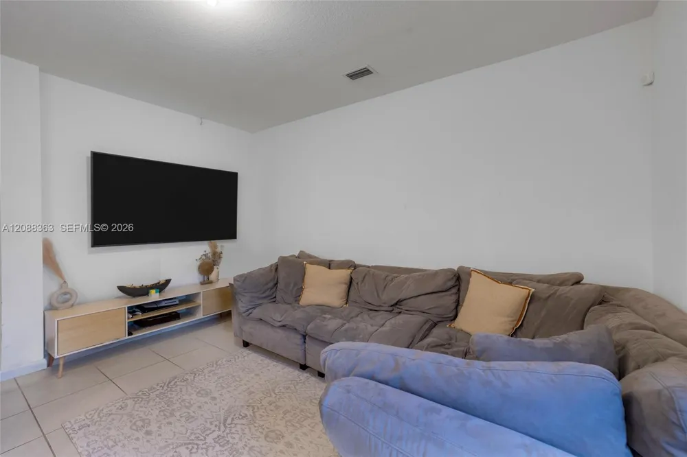 20427 NW 4th Ct Miami Gardens, FL 33169