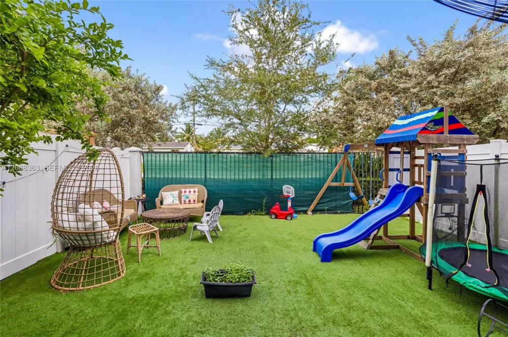 20427 NW 4th Ct Miami Gardens, FL 33169