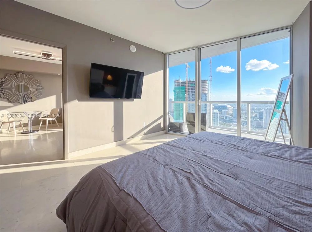 465 Brickell Ave #5704 Miami, FL 33131