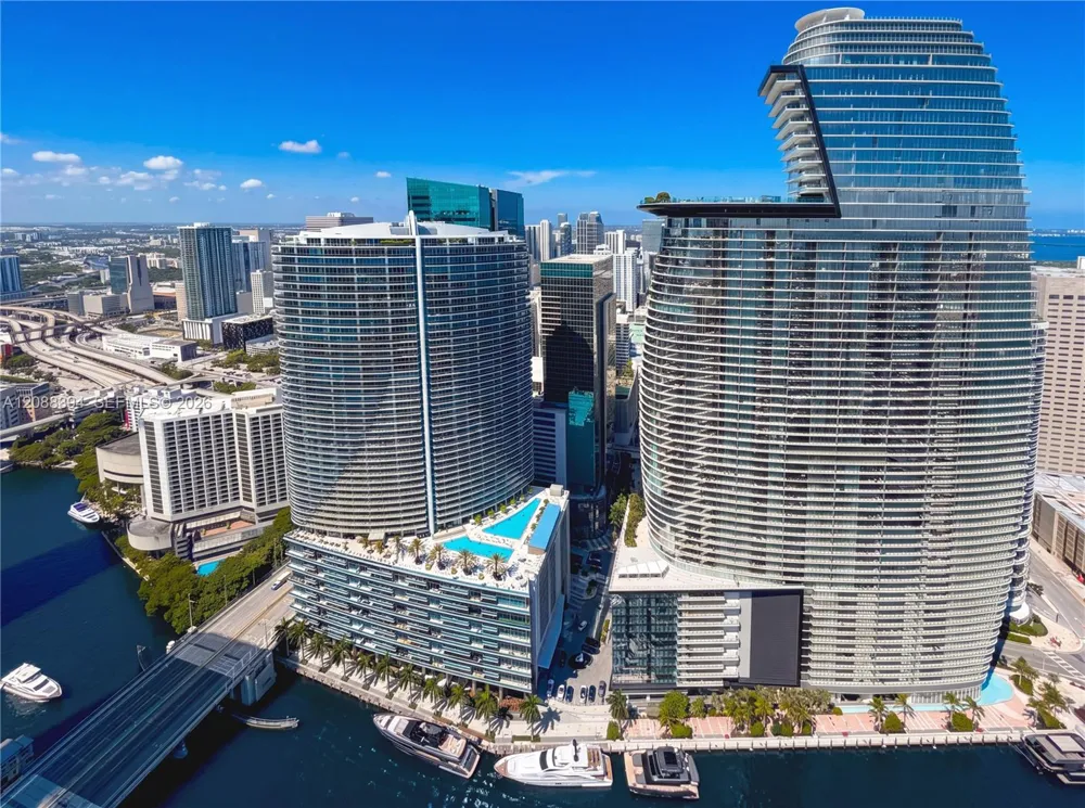 465 Brickell Ave #5704 Miami, FL 33131