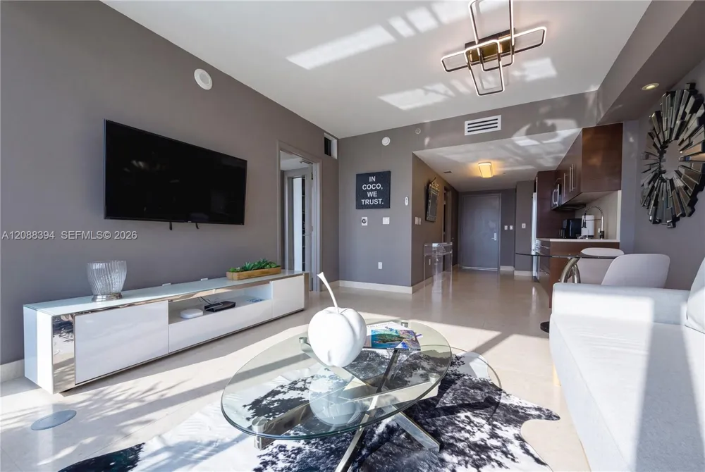 465 Brickell Ave #5704 Miami, FL 33131
