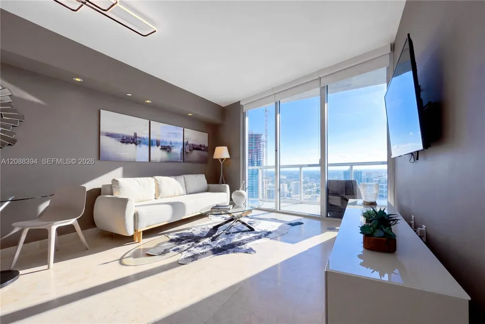 465 Brickell Ave #5704 Miami, FL 33131