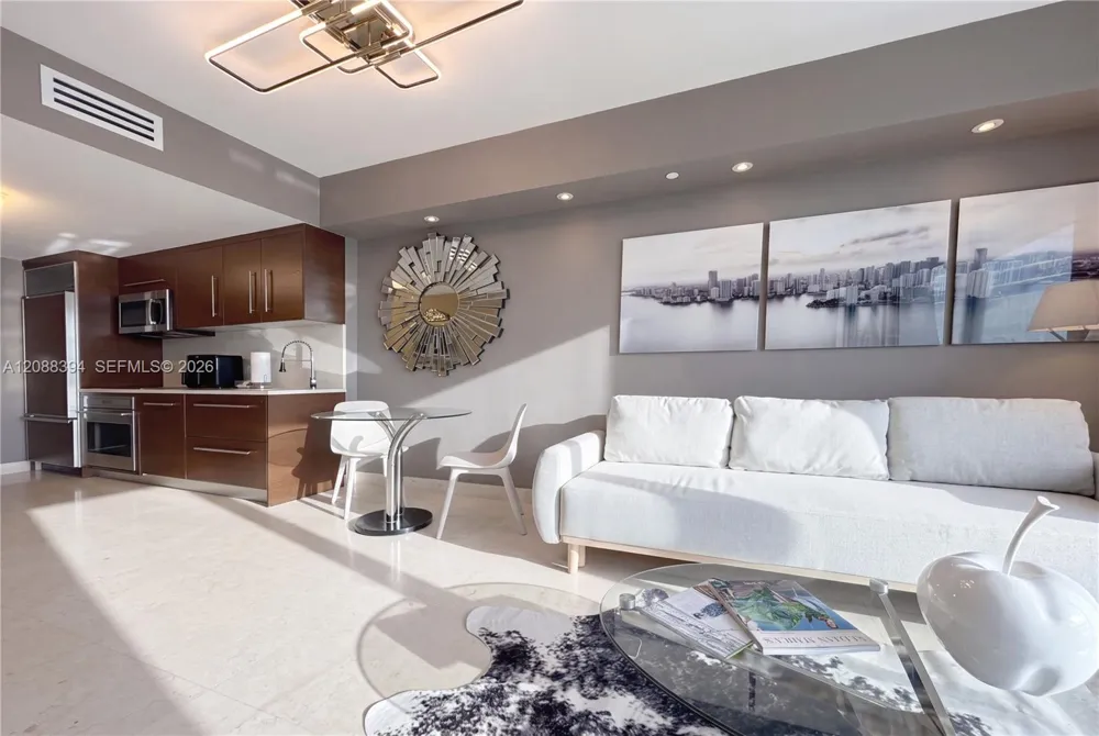 465 Brickell Ave #5704 Miami, FL 33131