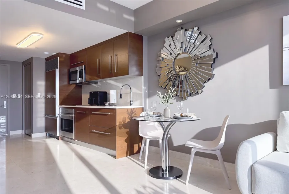 465 Brickell Ave #5704 Miami, FL 33131