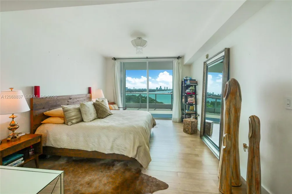 900 Biscayne Blvd #1109 Miami, FL 33132