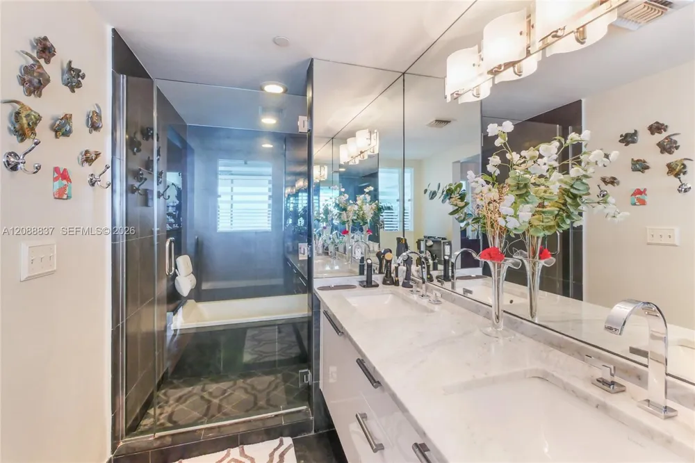 900 Biscayne Blvd #1109 Miami, FL 33132