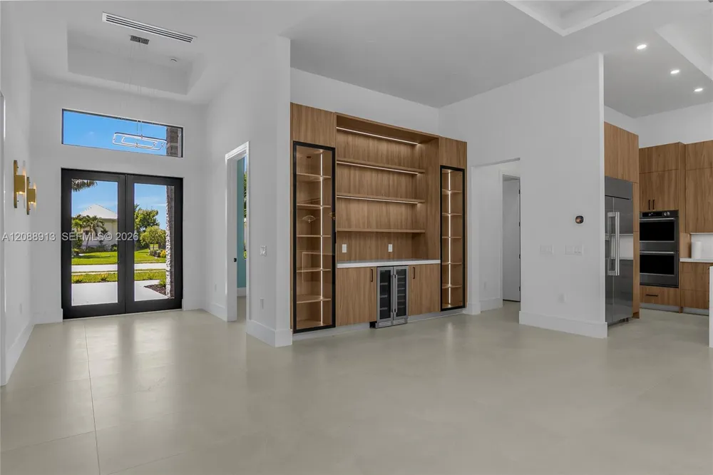 14318 charthouse Naples, FL 34114