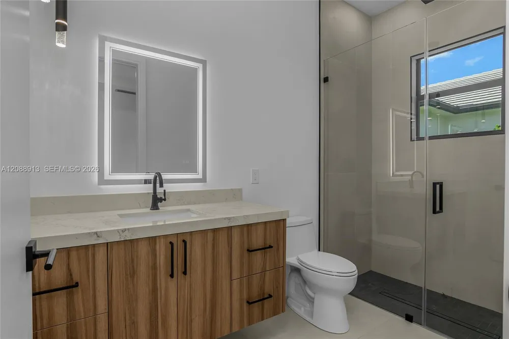 14318 charthouse Naples, FL 34114