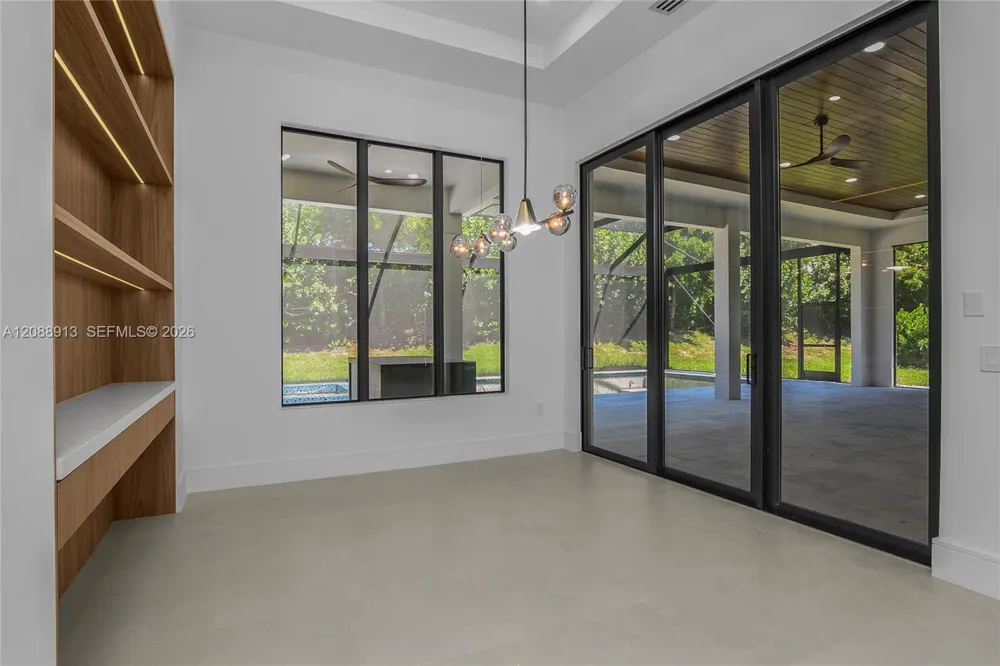 14318 charthouse Naples, FL 34114