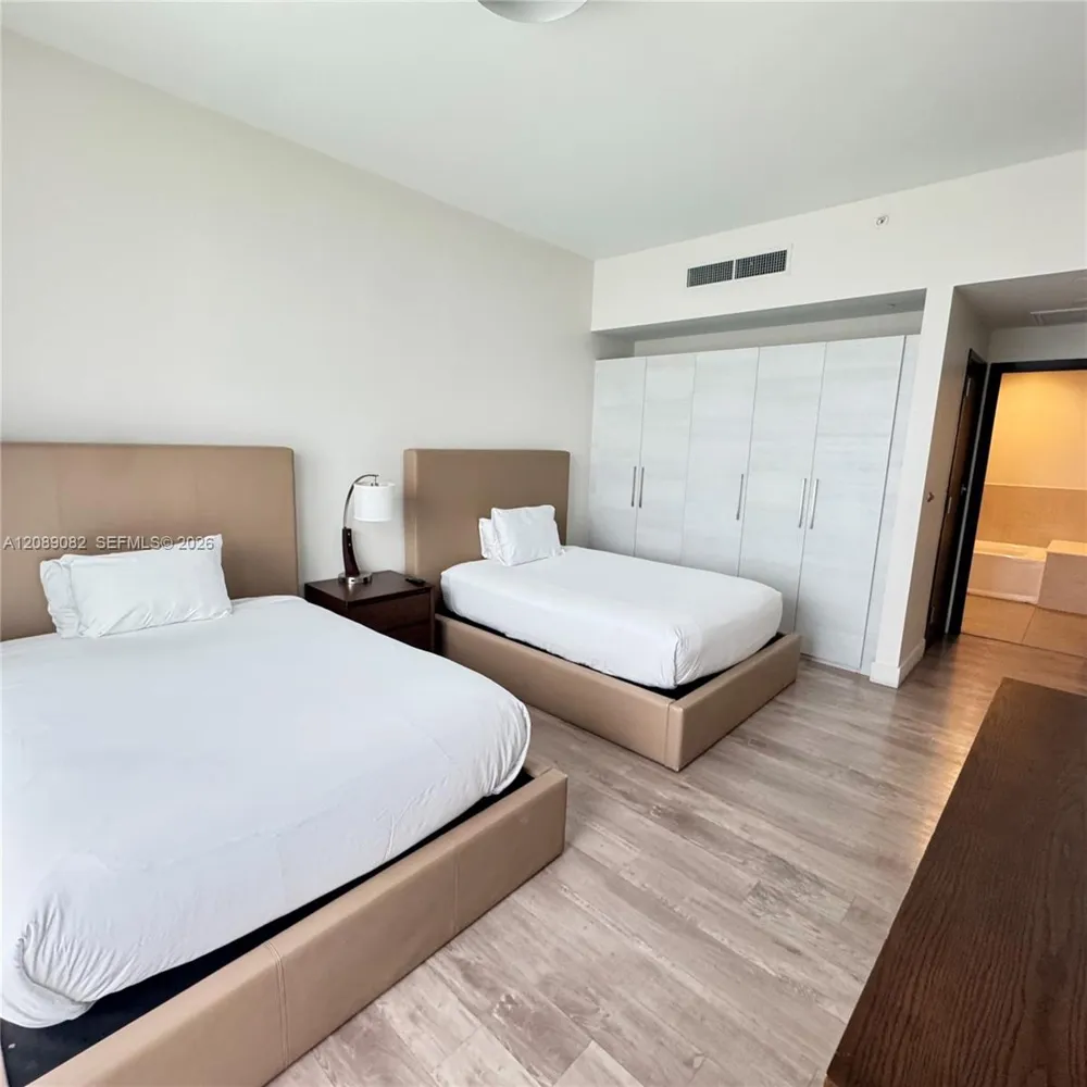 777 Ocean Dr #S232 Hollywood, FL 33019