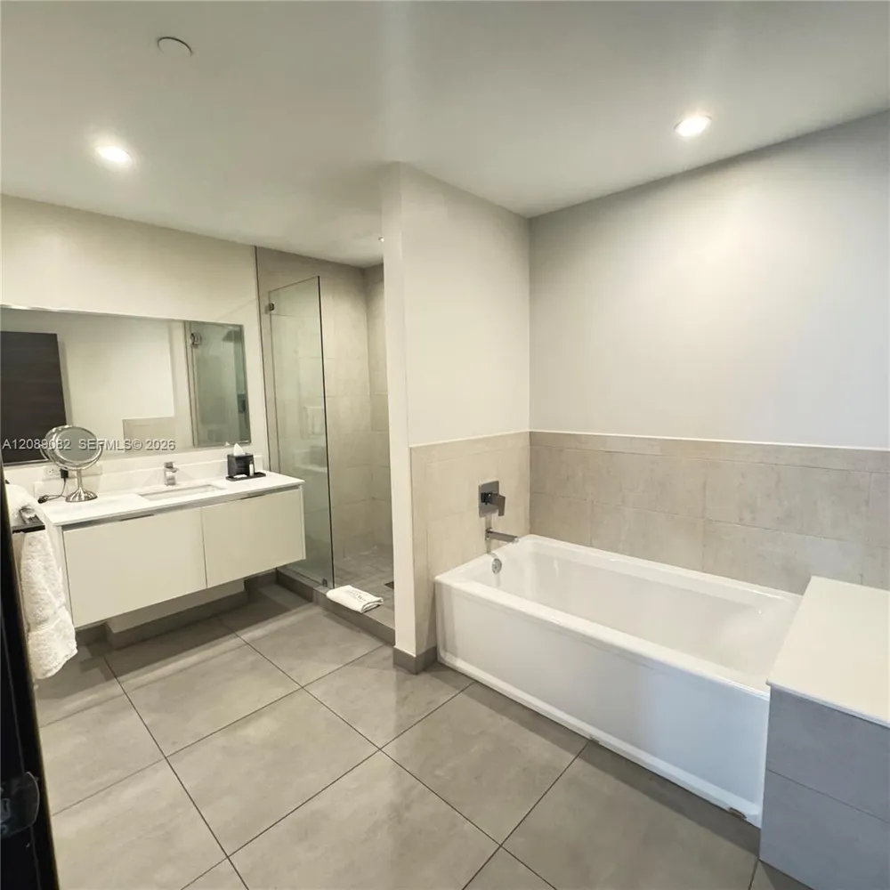 777 Ocean Dr #S232 Hollywood, FL 33019