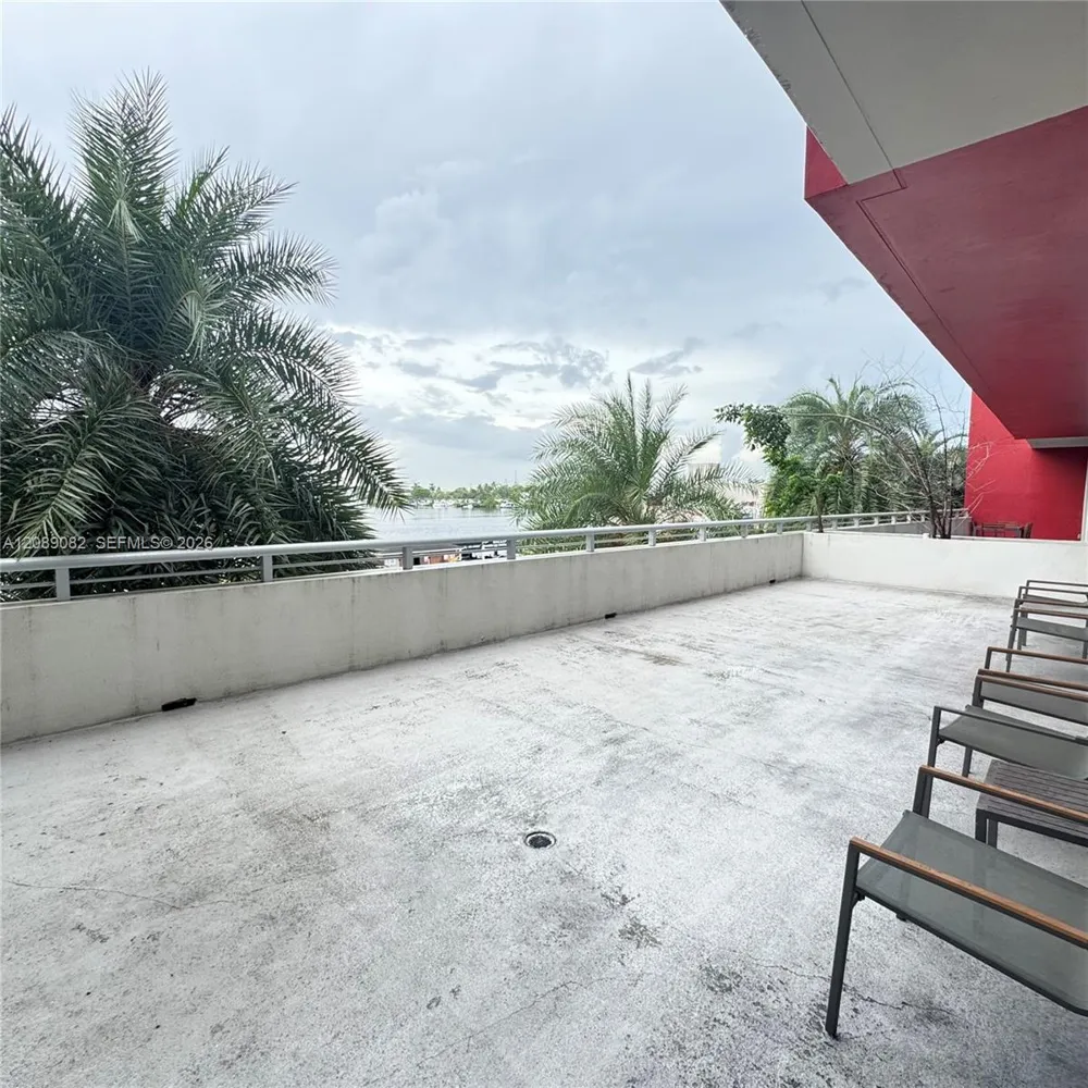 777 Ocean Dr #S232 Hollywood, FL 33019