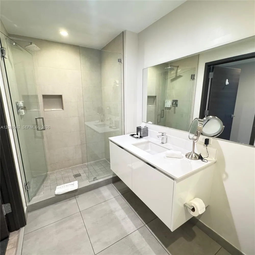 777 Ocean Dr #S232 Hollywood, FL 33019