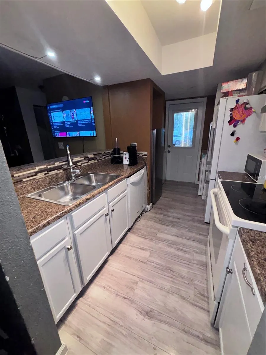 5030 TERRACE VILLAGE LANE Tampa, FL 33617