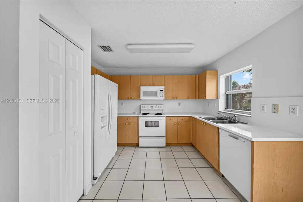 7557 SW 164th Ct Miami, FL 33193