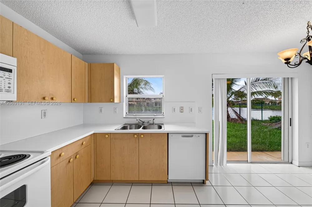 7557 SW 164th Ct Miami, FL 33193