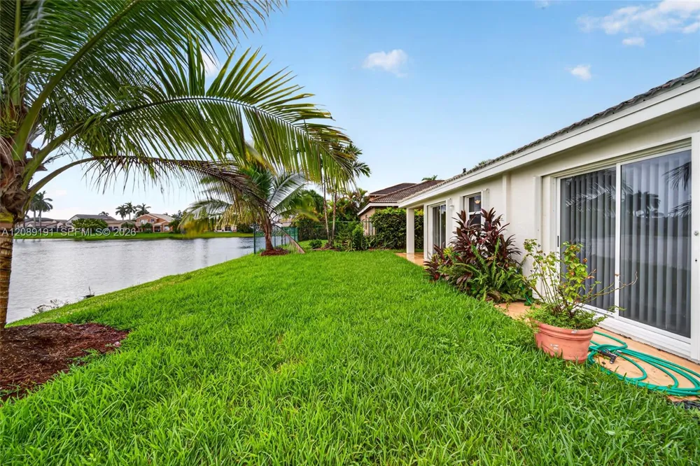 7557 SW 164th Ct Miami, FL 33193
