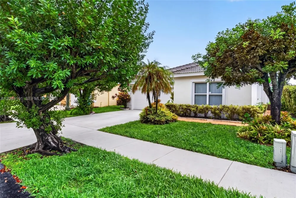 7557 SW 164th Ct Miami, FL 33193