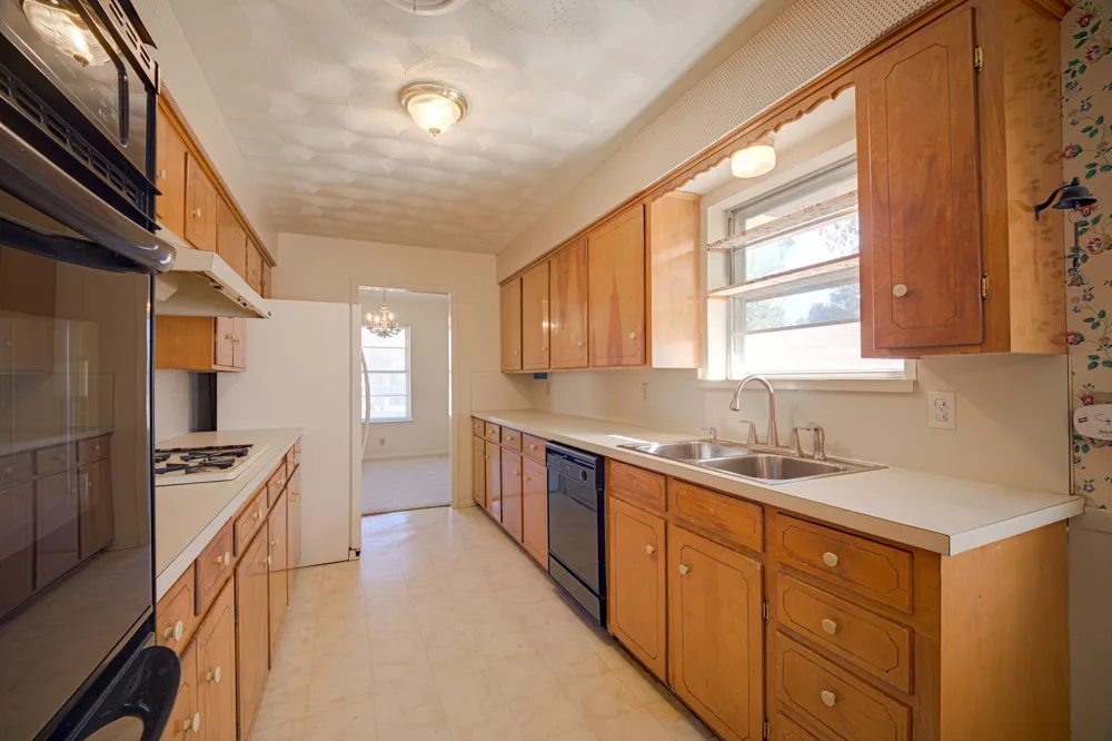 1120 Atlanta Circle Garland, TX 75041