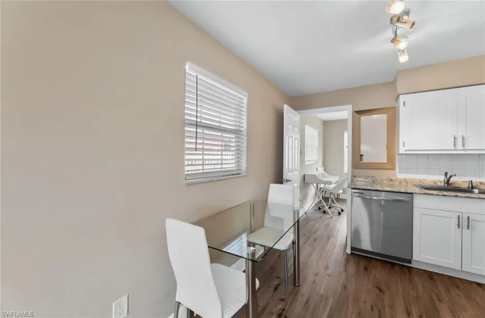 4203 Rose Avenue Naples, FL 34112