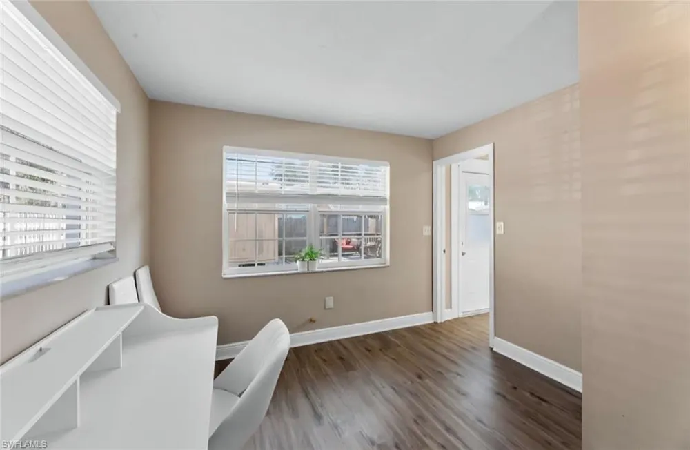 4203 Rose Avenue Naples, FL 34112