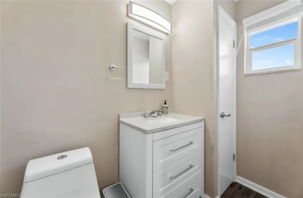 4203 Rose Avenue Naples, FL 34112