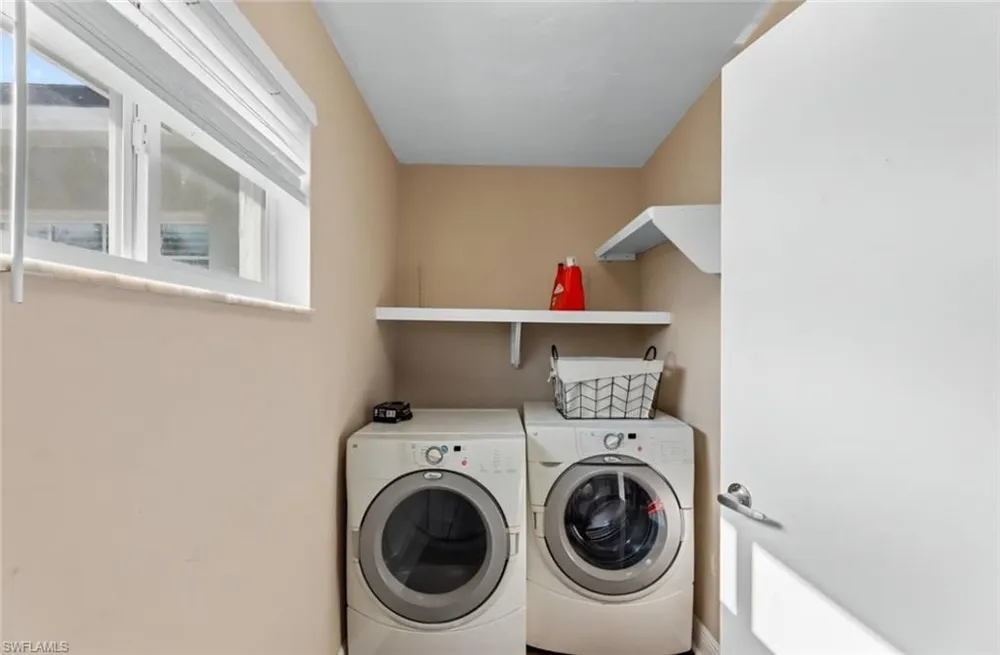 4203 Rose Avenue Naples, FL 34112