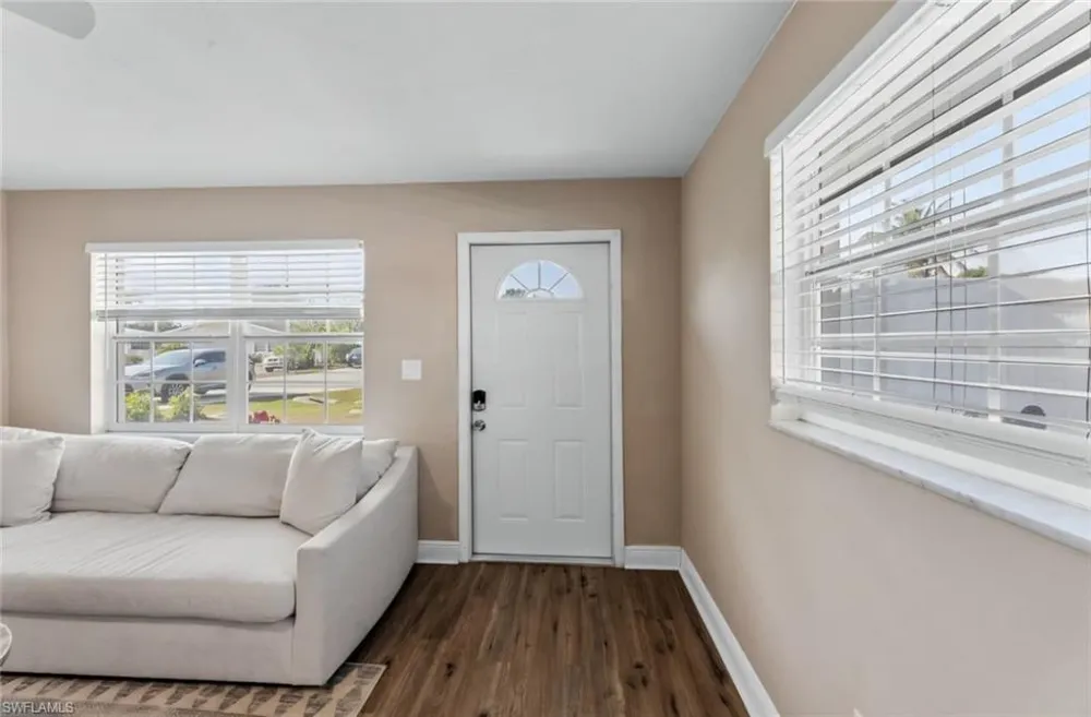 4203 Rose Avenue Naples, FL 34112