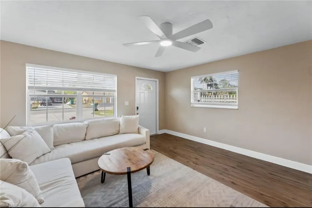 4203 Rose Avenue Naples, FL 34112