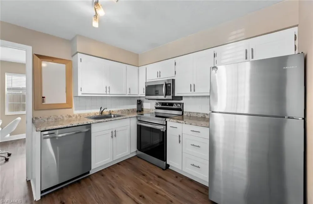 4203 Rose Avenue Naples, FL 34112