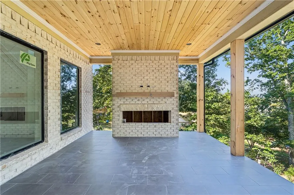 1728 Plunketts Road Buford, GA 30519
