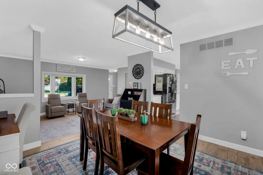 2251 Reston Lane Columbus, IN 47203