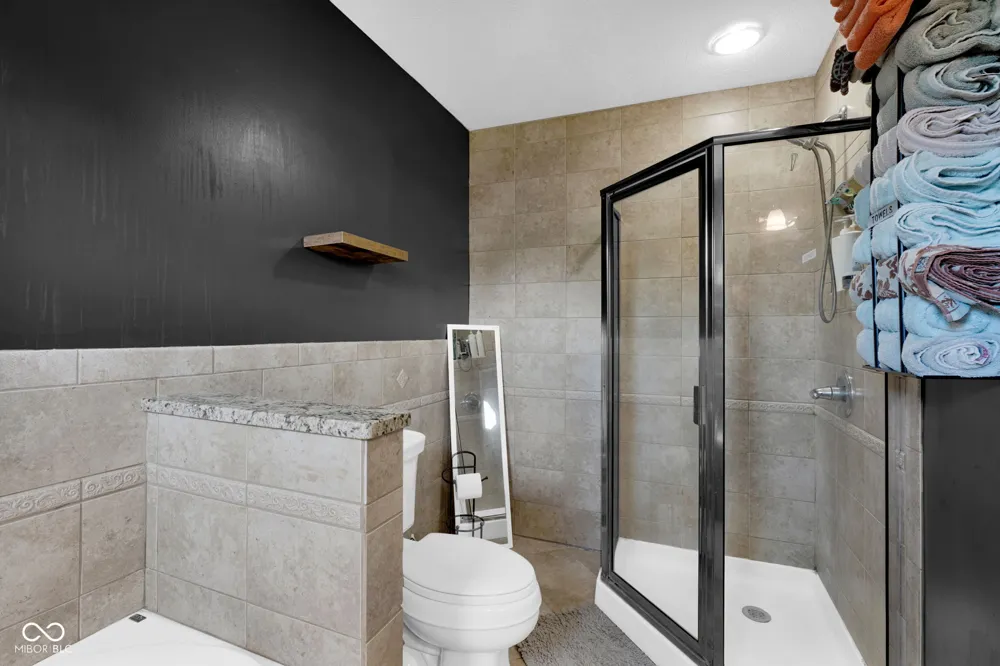 2251 Reston Lane Columbus, IN 47203