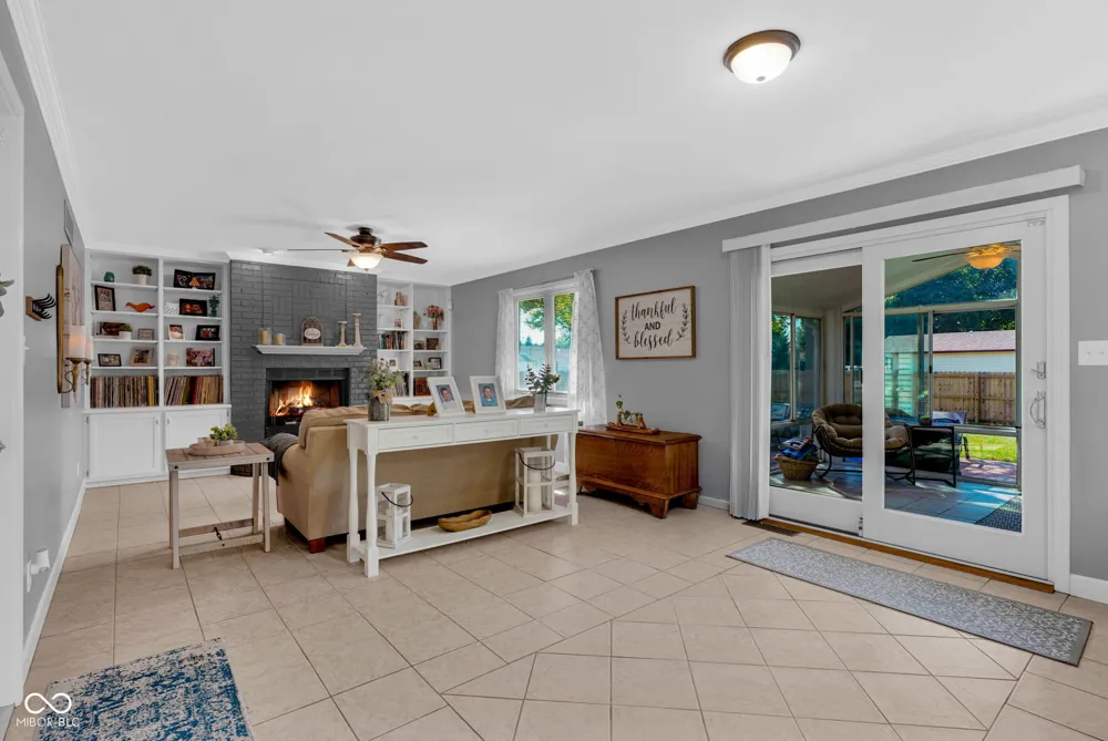 2251 Reston Lane Columbus, IN 47203