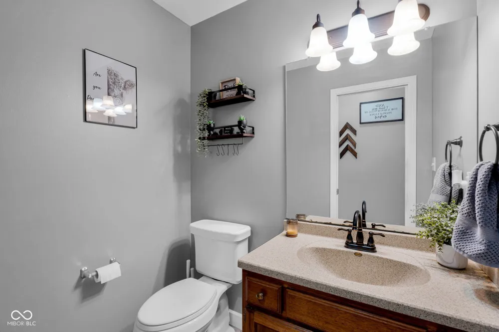 2251 Reston Lane Columbus, IN 47203